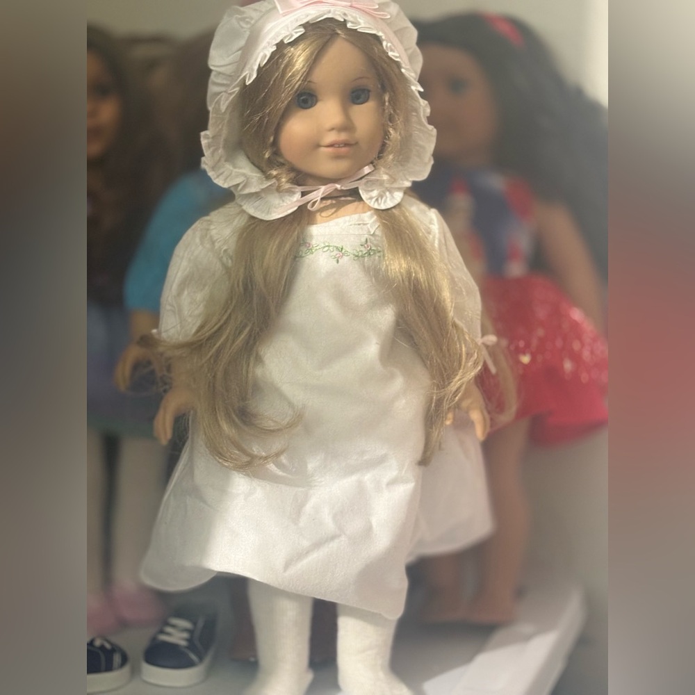 American girl Elizabeth.